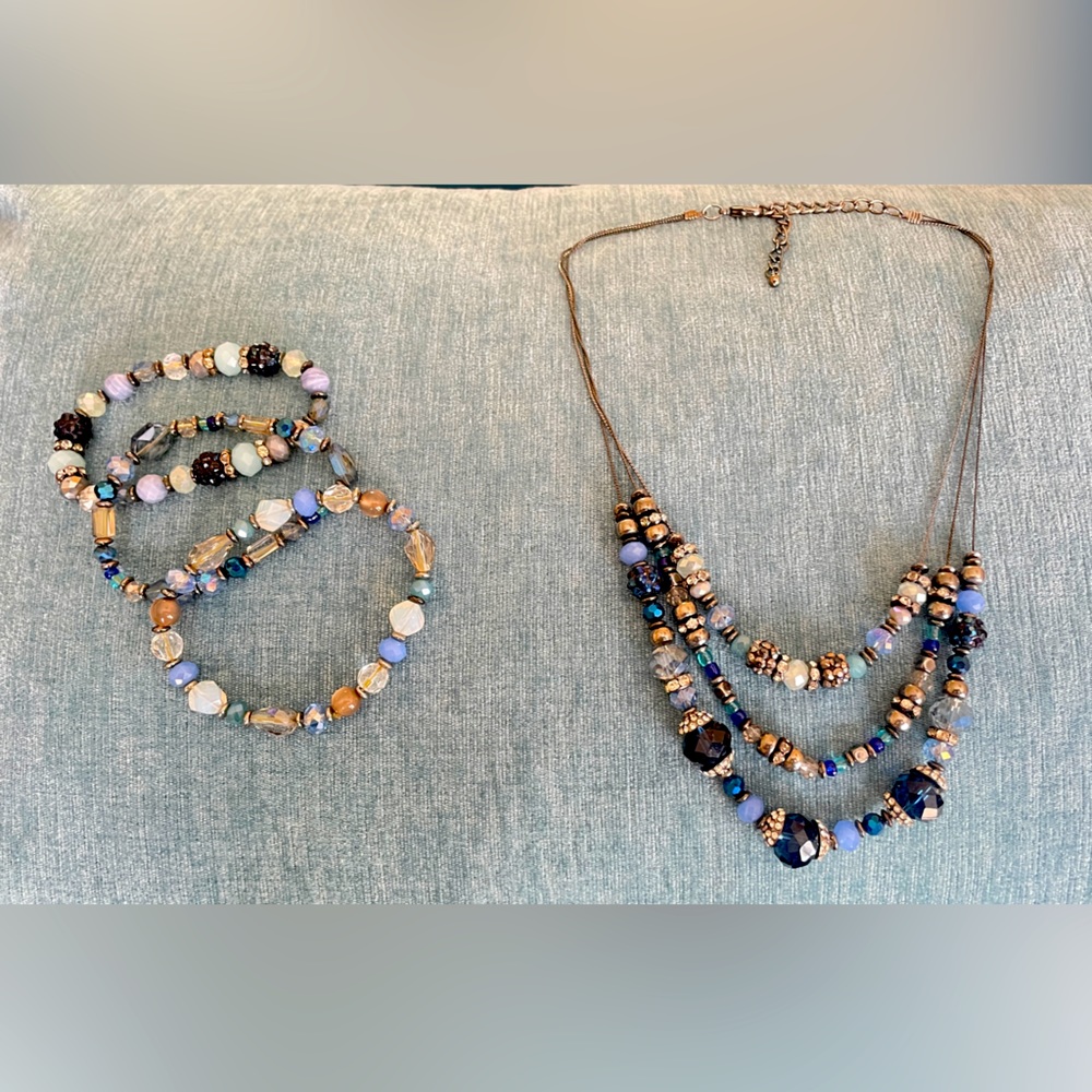 Beaded blues Necklace and bracelet set!